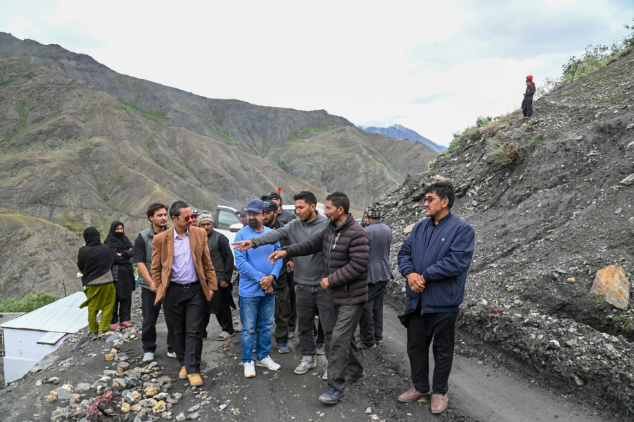 CEC, Dr. Jaffer Akhoon visits flood-affected areas to assess damages
