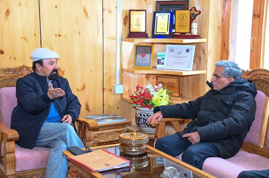Kargil CEC holds meeting with Vice Chancellor UoL 