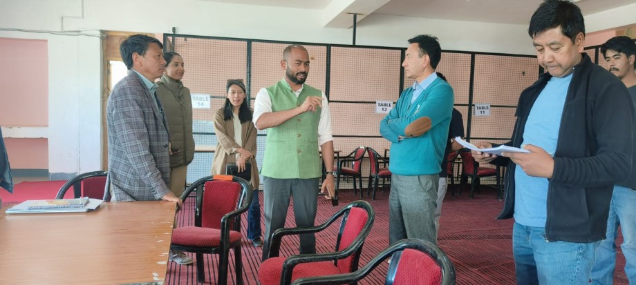 Returning Officer reviews counting day arrangements