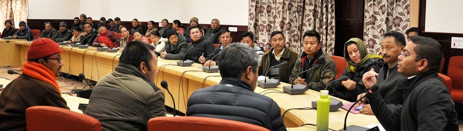 DC,Leh, convenes meeting of BDCs, Sarpanches in Leh