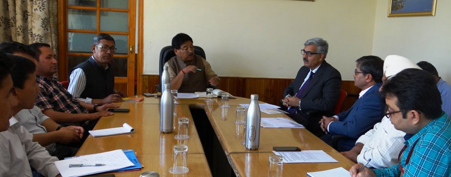 Hill Council discusses New and Renewable Energy projects in Leh