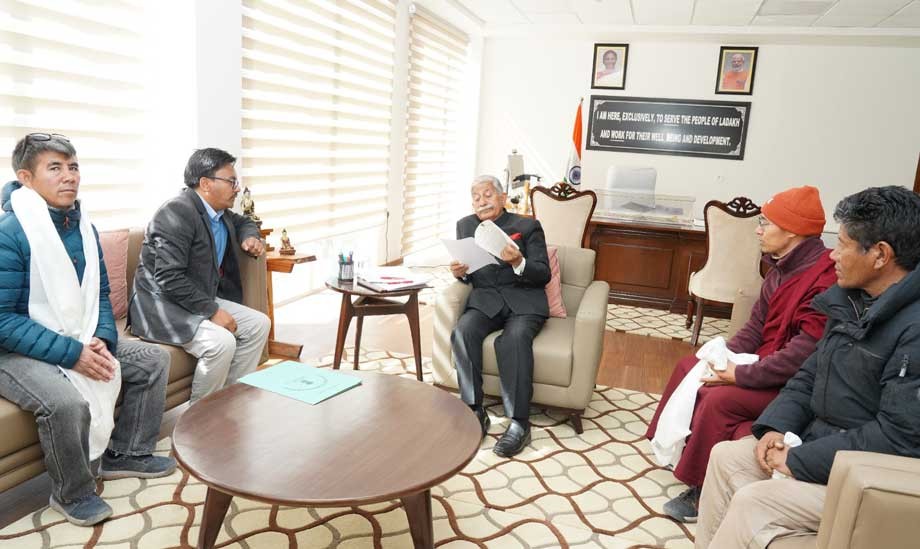 Delegation from Changthang meets L-G B D Mishra