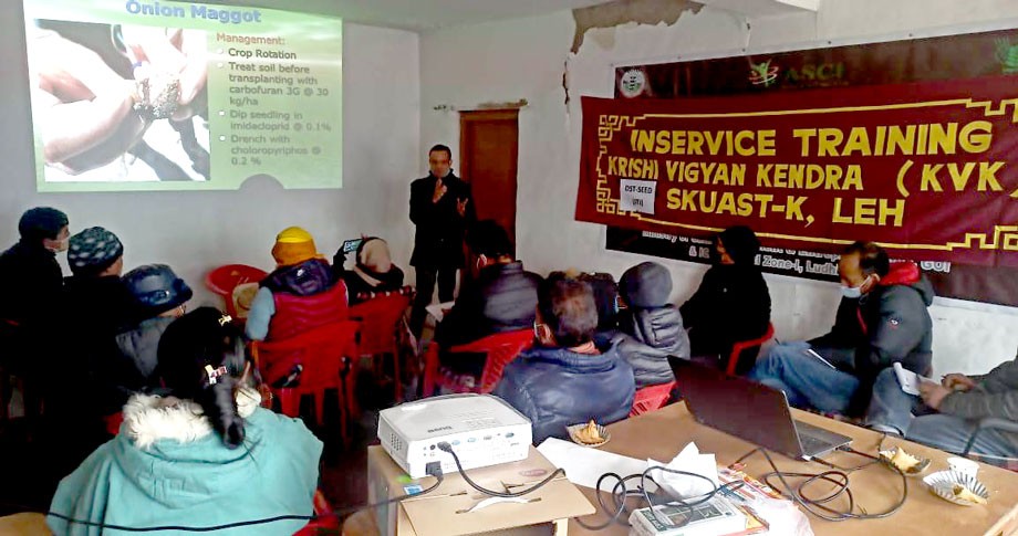 KVK SKUAST-Leh conducts training on seed and soil treatment
