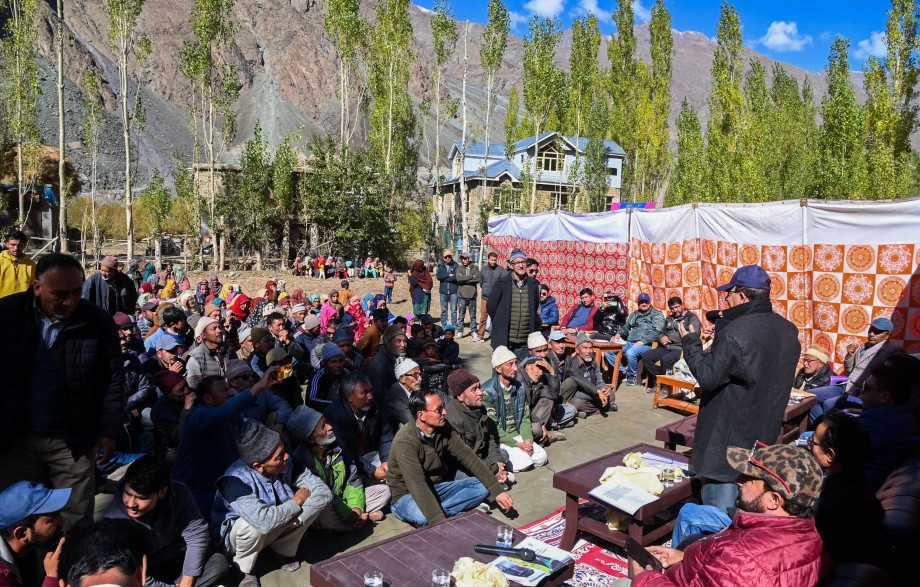 CEC Kargil visits Thasgam-Thuina constituency 
