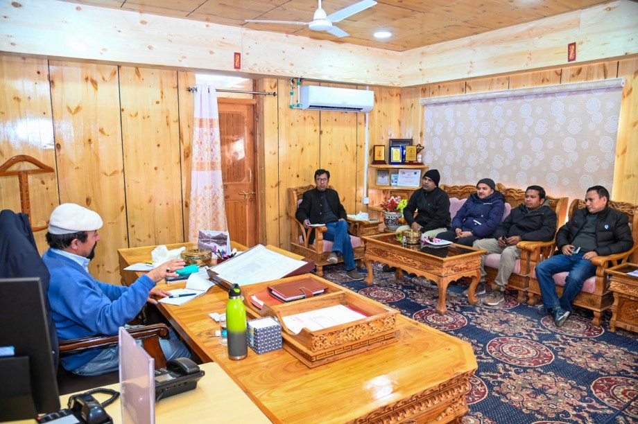 Kargil CEC holds meeting with representatives of National Dairy Development Board