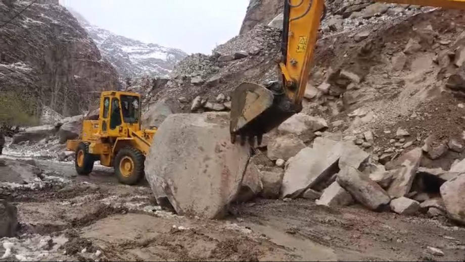 Kargil administration races to restore services after heavy snowfall
