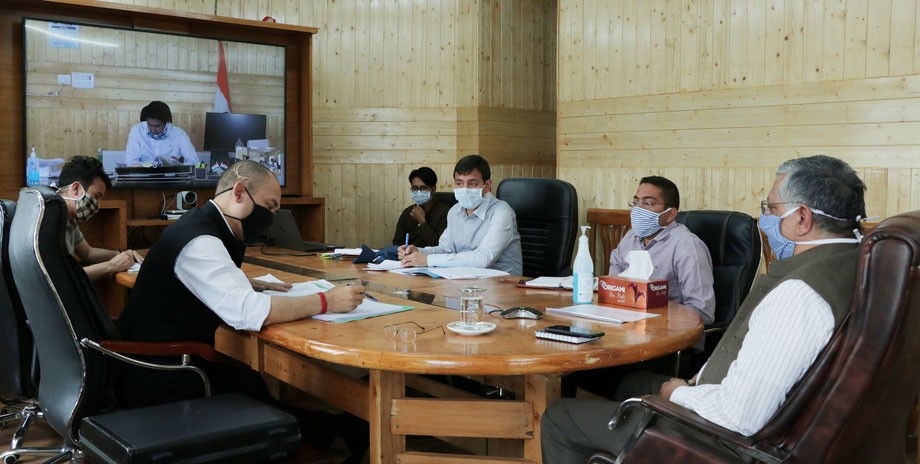 Advisor Narula set sights on expansion of helicopter services in Ladakh