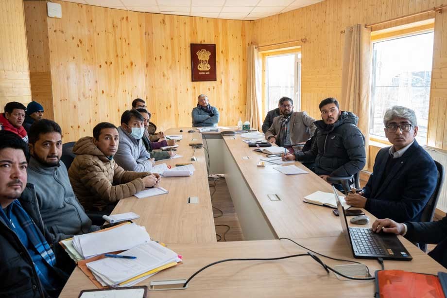 Advisor Ladakh discusses modalities for improving public transport operation 