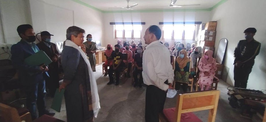 Secretary, Padma Angmo reviews infrastructure projects in Government Degree College, Nubra