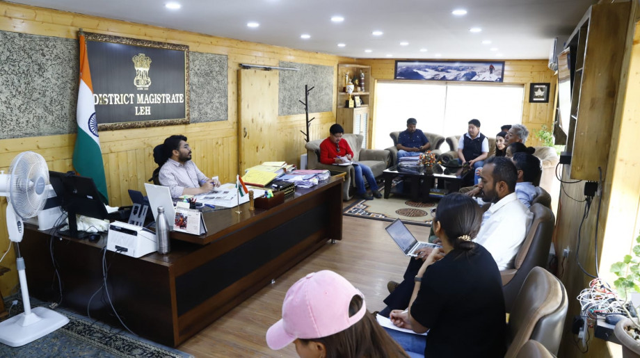 DC Leh discusses tourism revival strategy with stakeholders