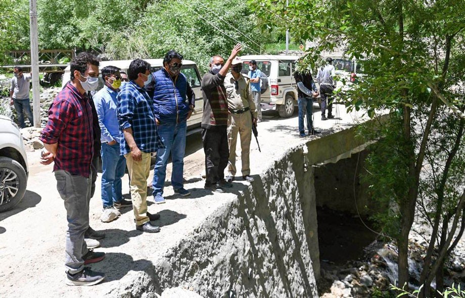 CEC, Feroz Khan inspects 11 KV Power Transmission Line at Batalik area