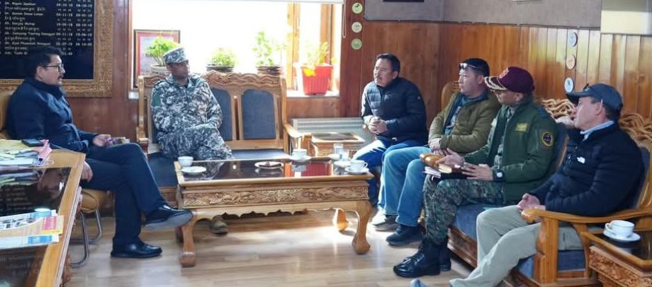 CEC, Air Force officials discusses Ladakh’s air connectivity and regional development