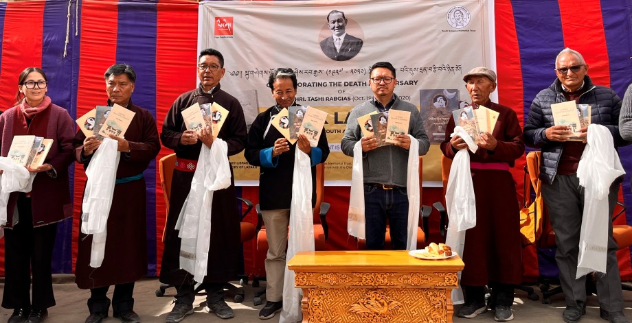 Leh commemorates Tashi Rabgais on his death anniversary with book launch 