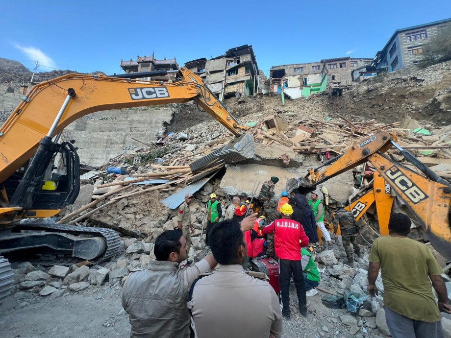 12 injured in building collapse near Kabadi Nallah, Kargil