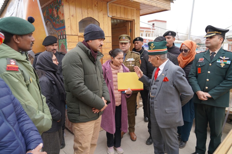 L-G visits Chader Trek registration centre, highlights need for improved amenities